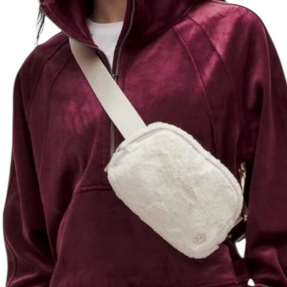🆕 Lululemon Fleece Plush Everywhere Belt Bag 1L